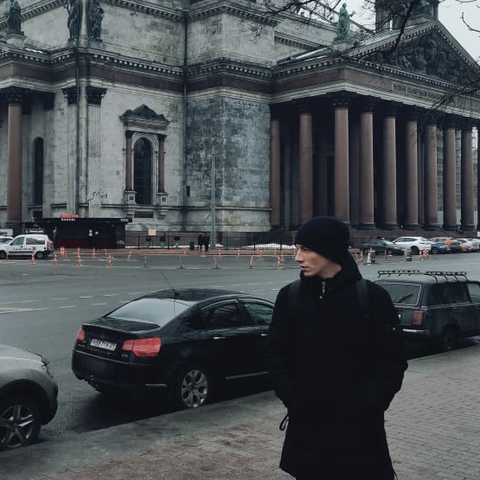 Роман Долгих